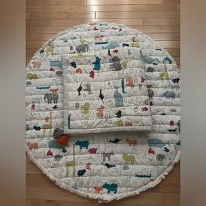 Excellent condition Pehr Noah’s Ark baby quilt and reversible play mat set